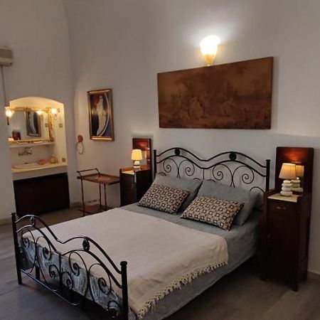 Very Central Apartment, By Shops, Bars, Restaurants Bari Exterior photo