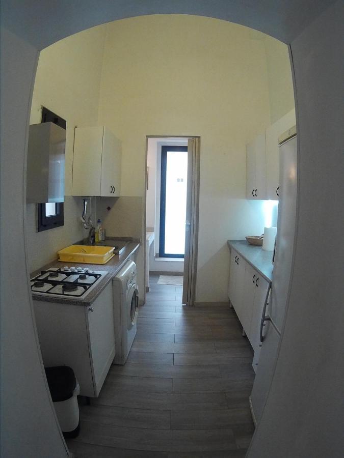 Very Central Apartment, By Shops, Bars, Restaurants Bari Exterior photo
